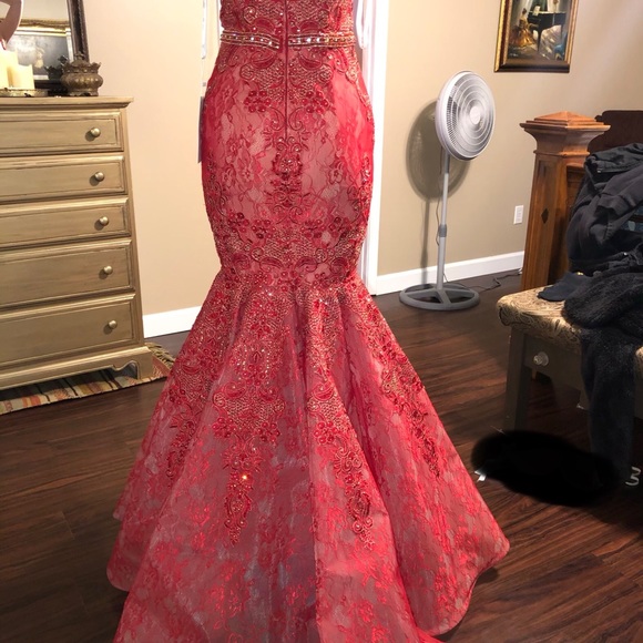 NWT Ellie Wilde size 2 red mermaid dress. - Picture 5 of 6